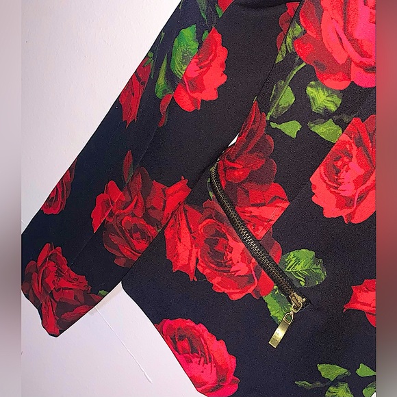 TRENDSETTER 🌹  💥Wonderfull Floral Blazer. - Picture 8 of 8